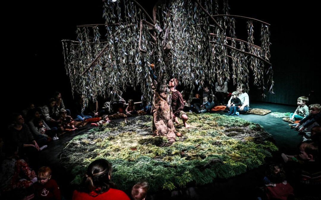 Sous L&rsquo;arbre